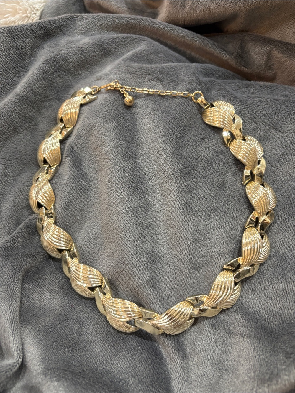Vintage Twisted Link Necklace Womens OS Gold Good Ripple Sculpted Statement